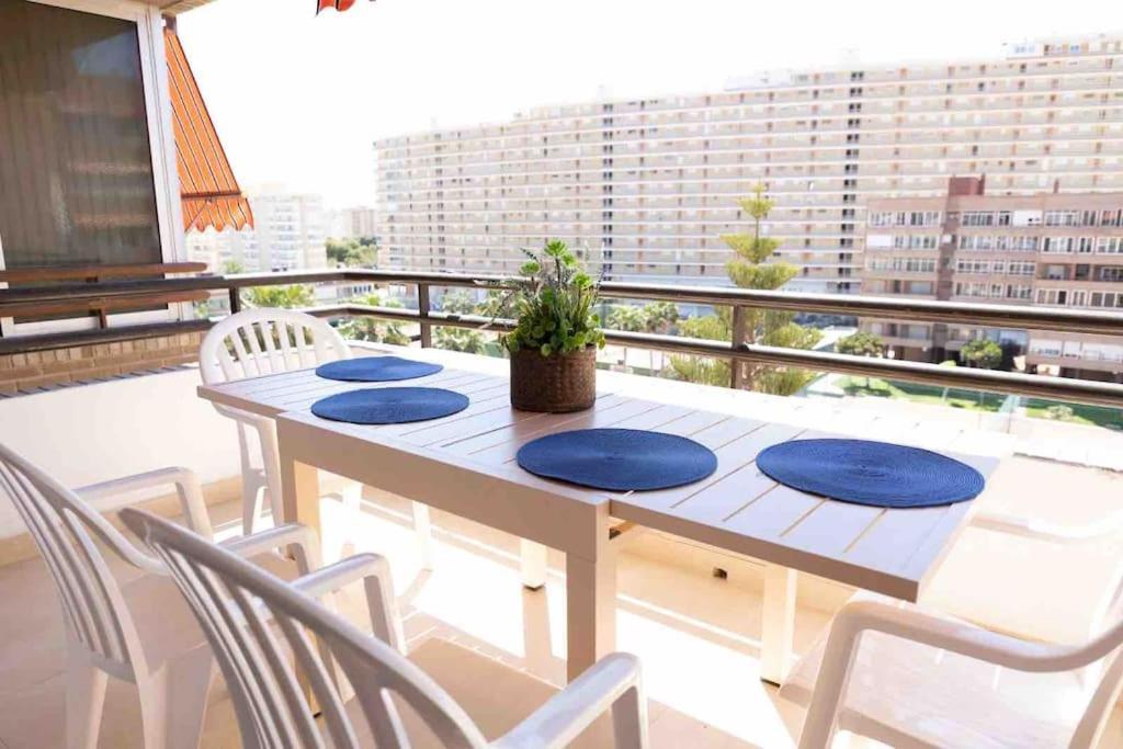 Gran Apartamento, Aire Acondicionado, Piscina Y Parking Gratuito Apartment Аликанте Екстериор снимка