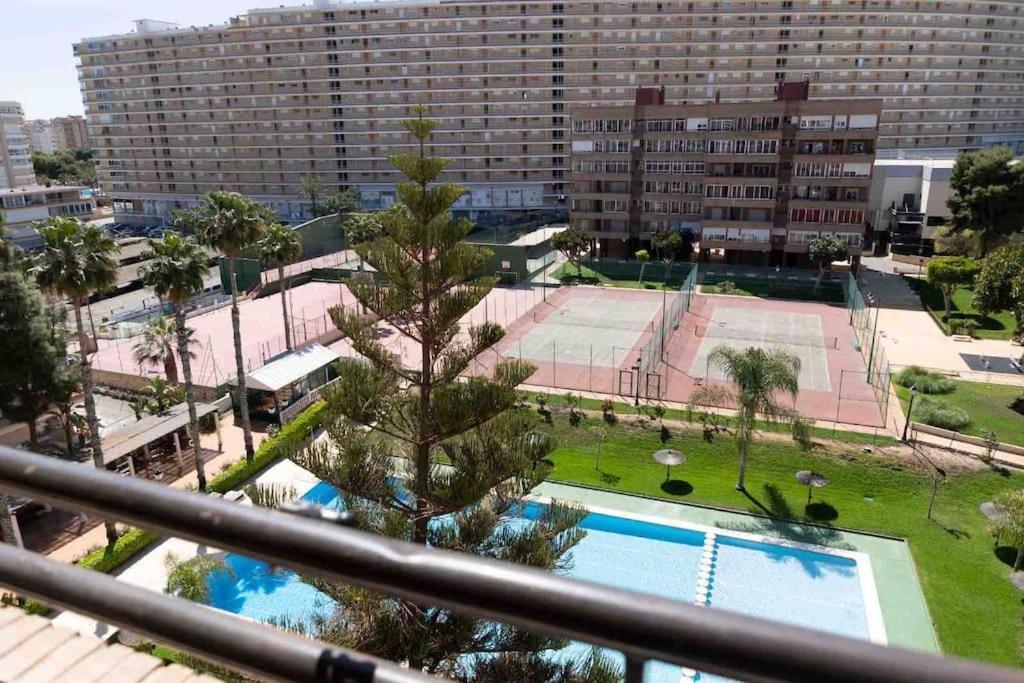 Gran Apartamento, Aire Acondicionado, Piscina Y Parking Gratuito Apartment Аликанте Екстериор снимка